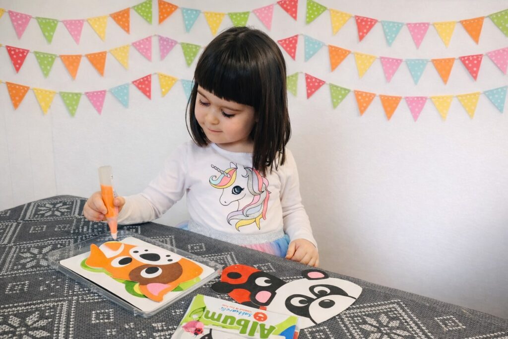 album colorato per bambini